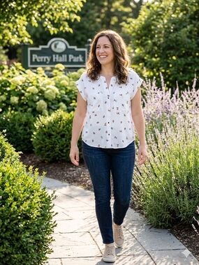 Ann Taylor Petite Small Floral Print Blouse SP White Cap Sleeve Pocket Top